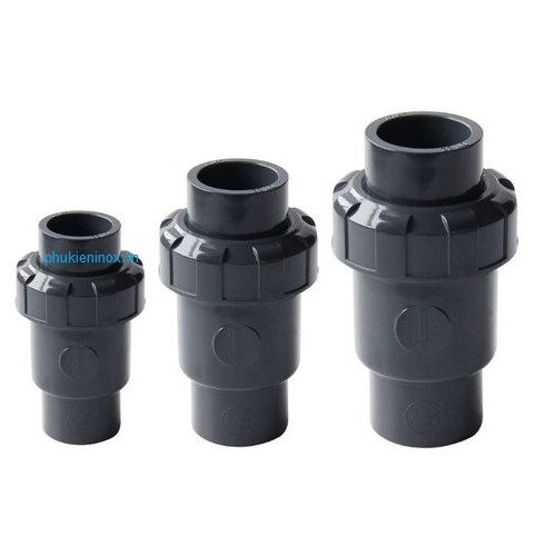 van-mot-chieu-nhua-1-dau-rac-co