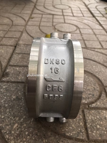 van-1-chieu-canh-buom-inox
